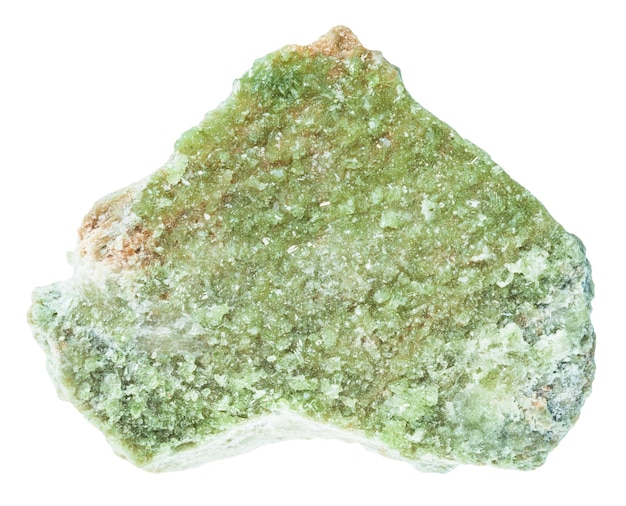 Cristalli ruvidi di idocrasi di vesuvianite isolati