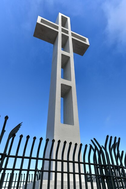 Croce di cemento sul Monte Soledad a La Jolla San Diego California