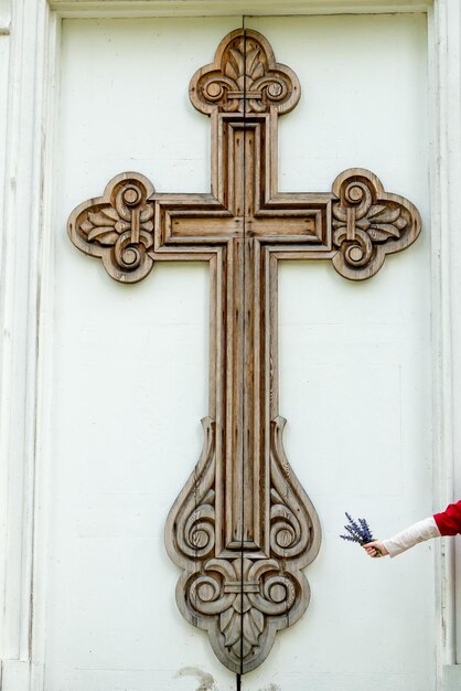 Croce di legno sulla Chiesa ortodossa