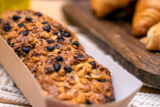 Croissant Bakery Biscotti con uvetta e noci