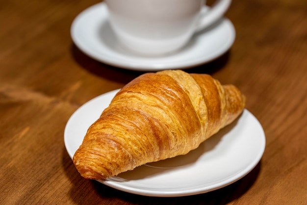 Croissant e caffè