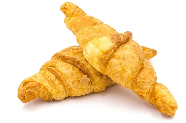 Croissant su sfondo bianco.