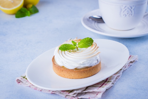 Crostata al limone con merengue