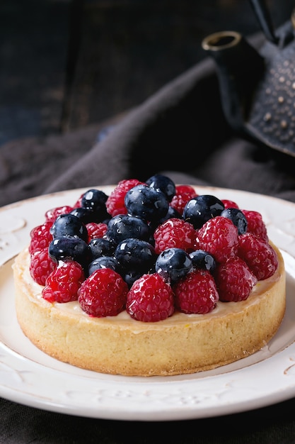 Crostata con frutti di bosco freschi