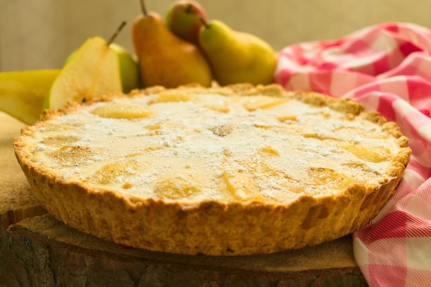 Crostata di pere. Torta di pere autunnali. Avvicinamento.