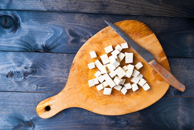 Cubetti di tofu crudo