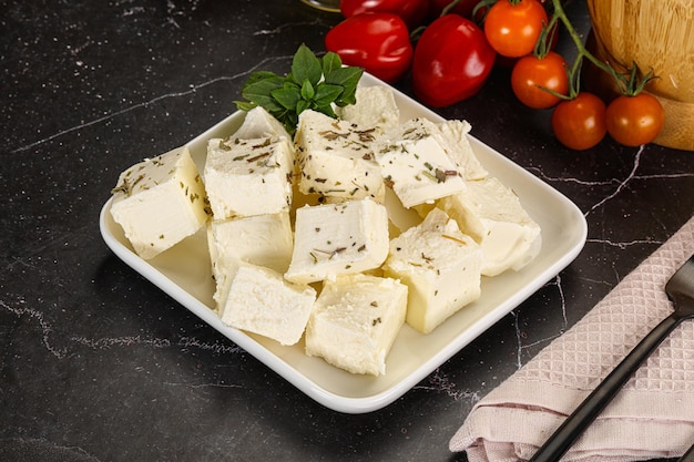 Cubi di formaggio feta tradizionale greco