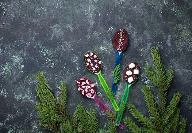 Cucchiai con cioccolato regalo di Natale