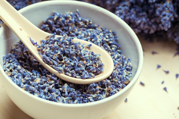 Cucchiaio di lavanda secca