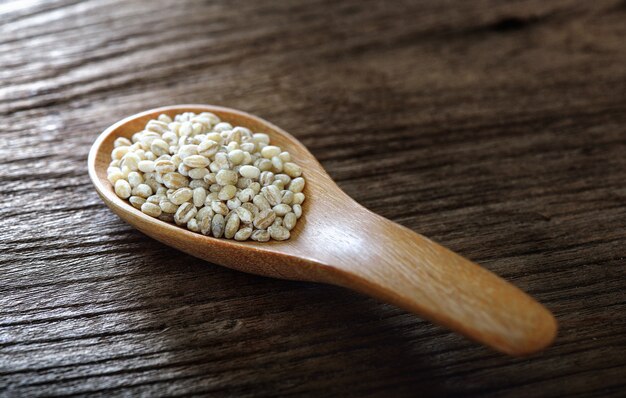 Cucchiaio di orzo in legno