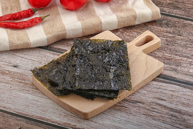 Cucina coreana Spuntino con patatine alghe Nori