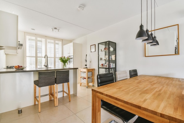 Cucina e sala da pranzo in appartamento moderno