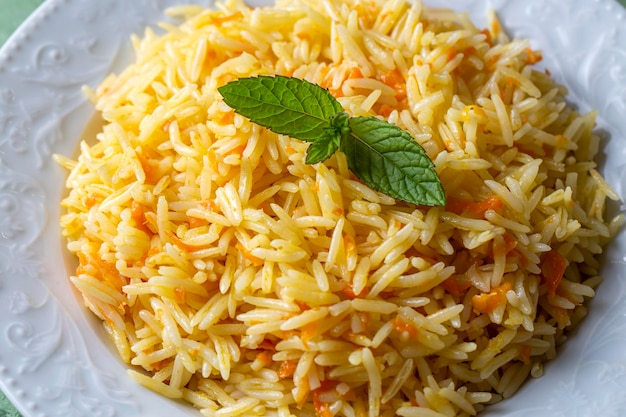 Cucina turca; pilaf di riso alla carota (nome turco; Havuclu pilav)