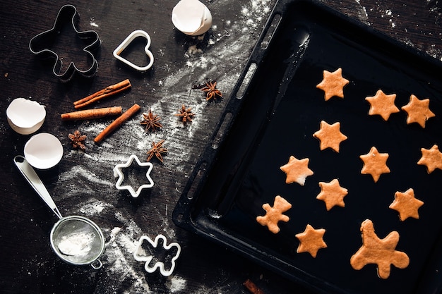 Cucinare biscotti di panpepato fatti in casa