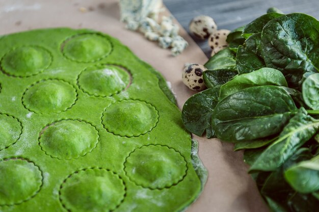 cucinare i ravioli verdi