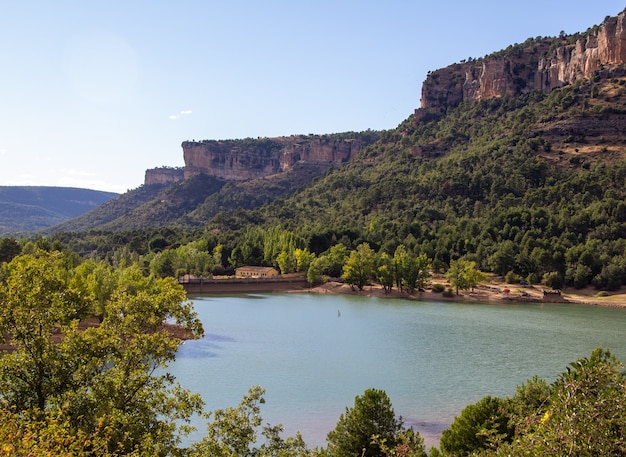 Cuenca è una città radicata nelle montagne dell'area centro-orientale della Spagna