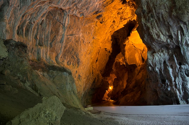 Cuevona de Cuevas del Agua Grotta Ribadesella, Austurie, Spagna