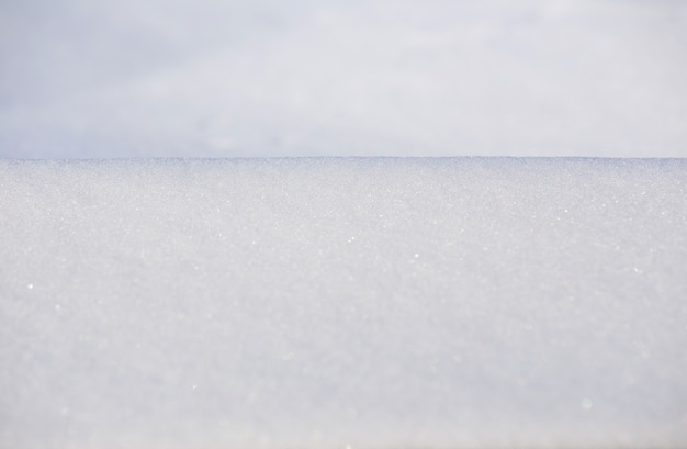 cumulo di neve bianco con ombre blu trama invernale