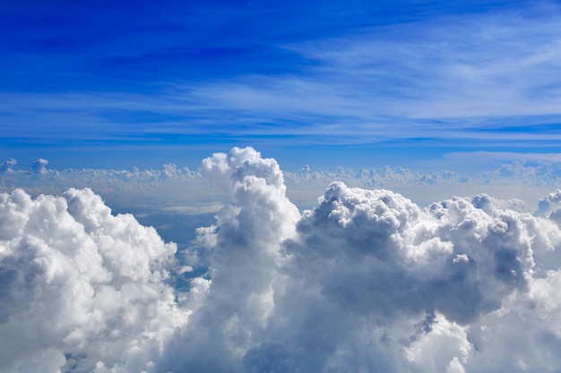 Cumulus mare di nuvole vista dalla vista aerea