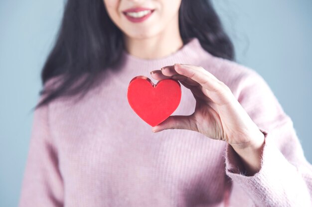 Cuore della holding della donna