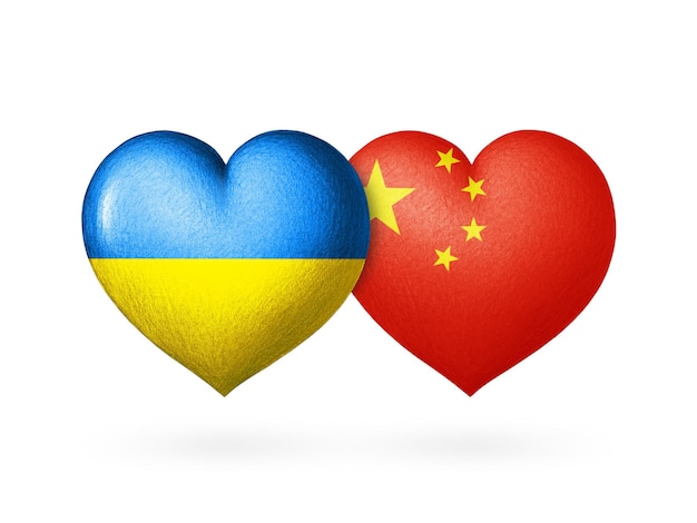 Cuore di due bandiere Bandiere di Ucraina e Cina Due cuori con i colori delle bandiere