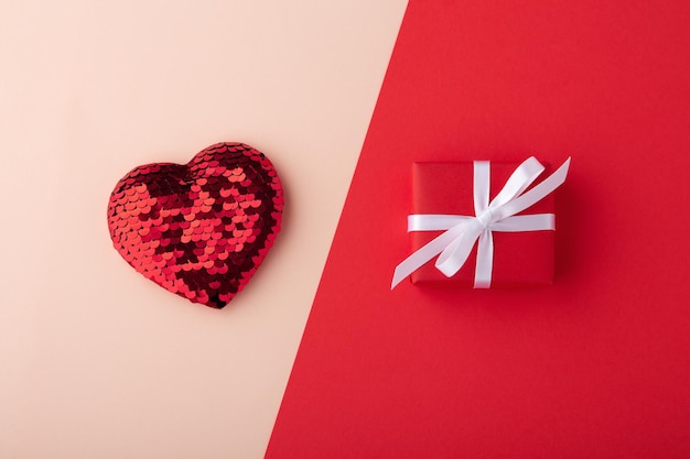 Cuore glitterato e confezione regalo, San Valentino