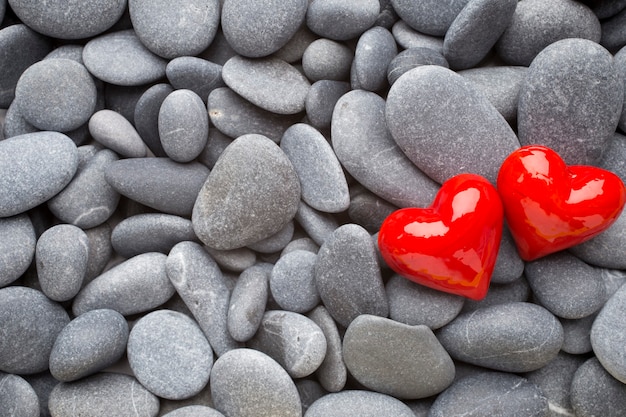 Cuore rosso delle pietre della stazione termale.