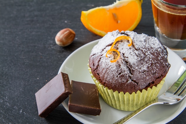 Cupcake al cioccolato e arancia con caffè