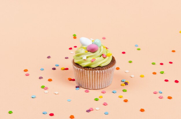 Cupcake al pistacchio di Pasqua con decorazioni