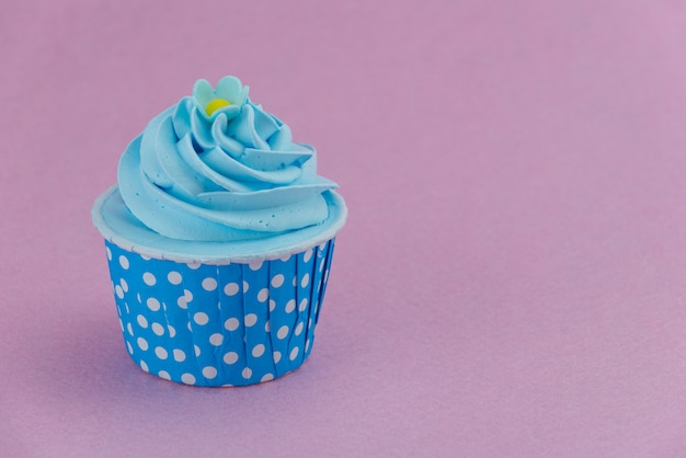 cupcake blu sul rosa