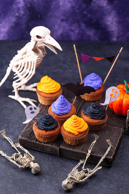 Cupcakes di Halloween con crema colorata
