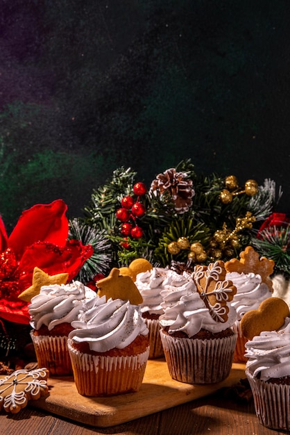 Cupcakes di pan di zenzero di Natale