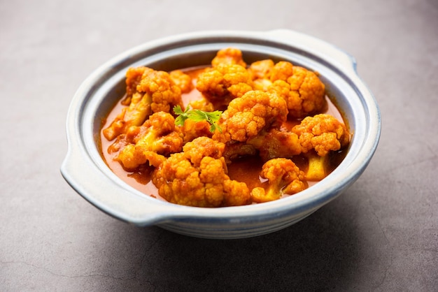 Curry Aloo Gobi Masala con Chapati o paratha