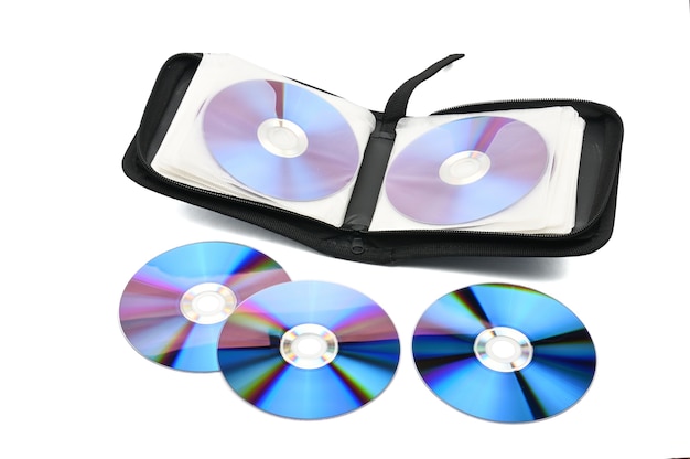 Custodia per CD e DVD su uno sfondo bianco