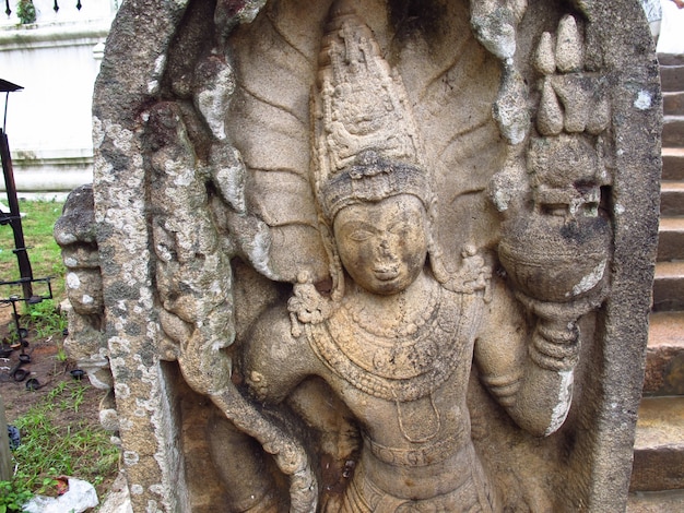 Dagoba di Thuparama, Anuradhapura, Sri Lanka