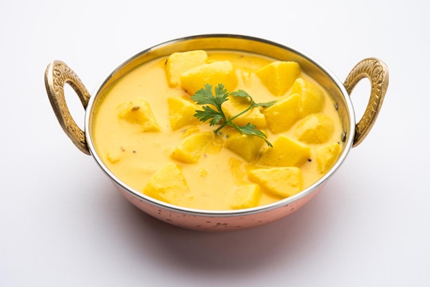 Dahi wale Aloo o curry di patate al formaggio
