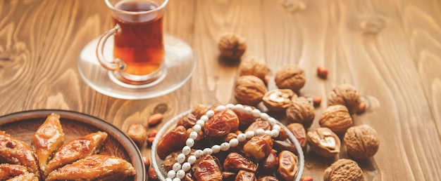 Date, rosari e baklava. Ramadan.