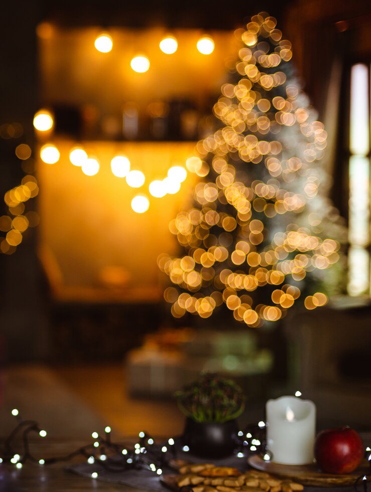 decorato con luci e ghirlande Albero di Natale in casa.