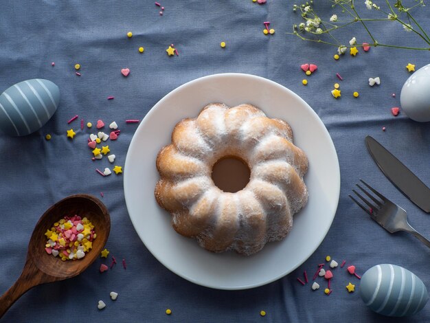 Decorazione della torta di Pasqua