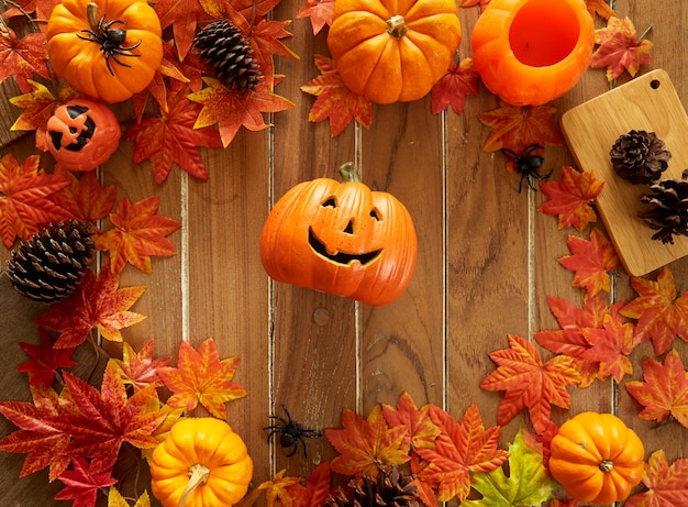 Decorazione di Halloween sul tavolo di legno