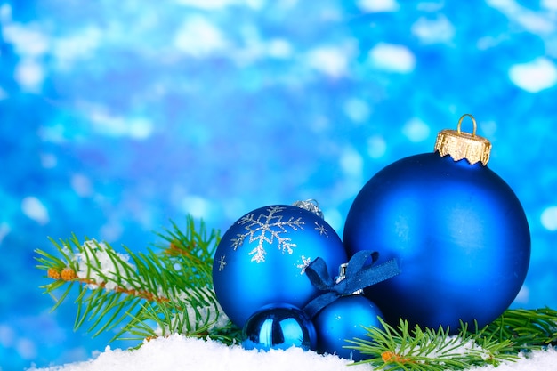 Decorazione di Natale su sfondo blu