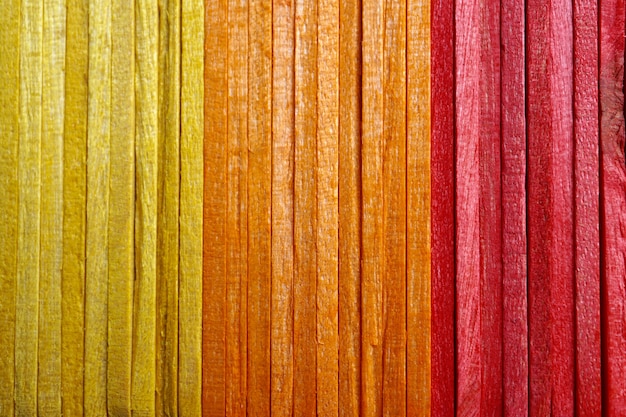 decorazione in legno bastoncini colorati, multi sfondo colorato