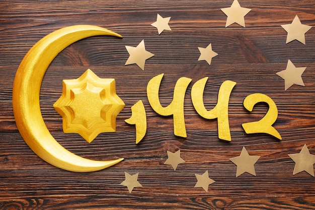 Decorazione islamica del nuovo anno con il simbolo della stella e della luna