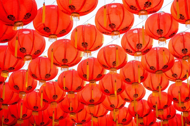 Decorazione lanterna rossa per la festa del capodanno cinese al santuario cinese