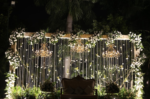 Decorazione luminosa per matrimonio indiano