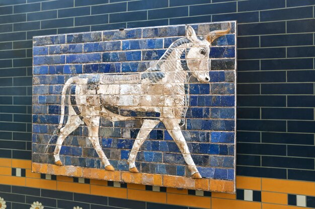 Decorazione murale da Ishtar Gate nel Museo Archeologico di Istanbul in Turchia