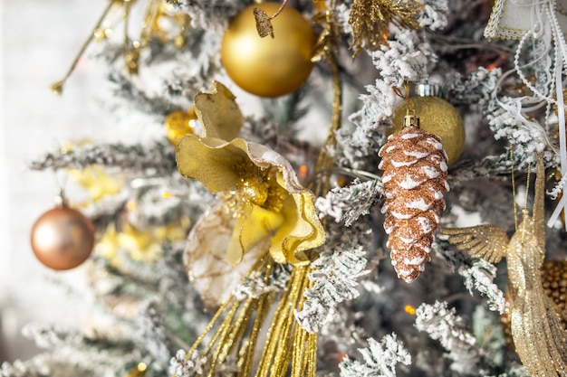 Decorazioni natalizie sull'albero