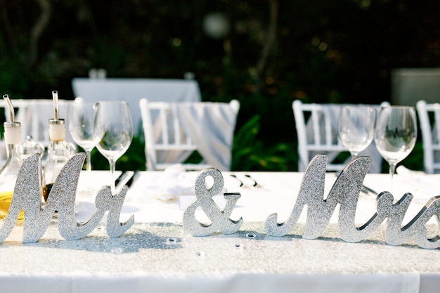 Decorazioni per la tavola di nozze lettere glitter argento mr e mrs