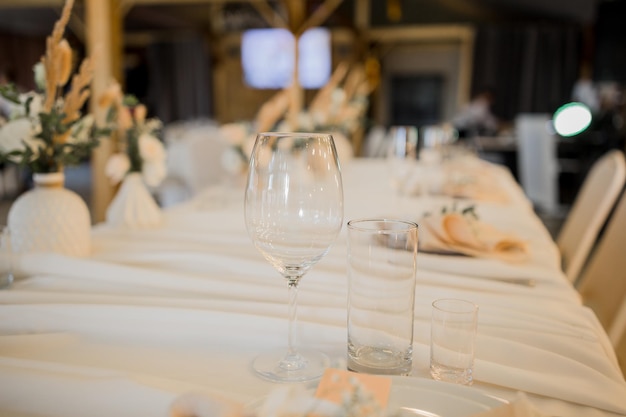 Decorazioni per matrimoni sul tavolo del ristorante