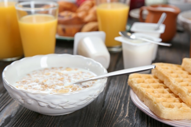 Deliziosa colazione servita sul tavolo